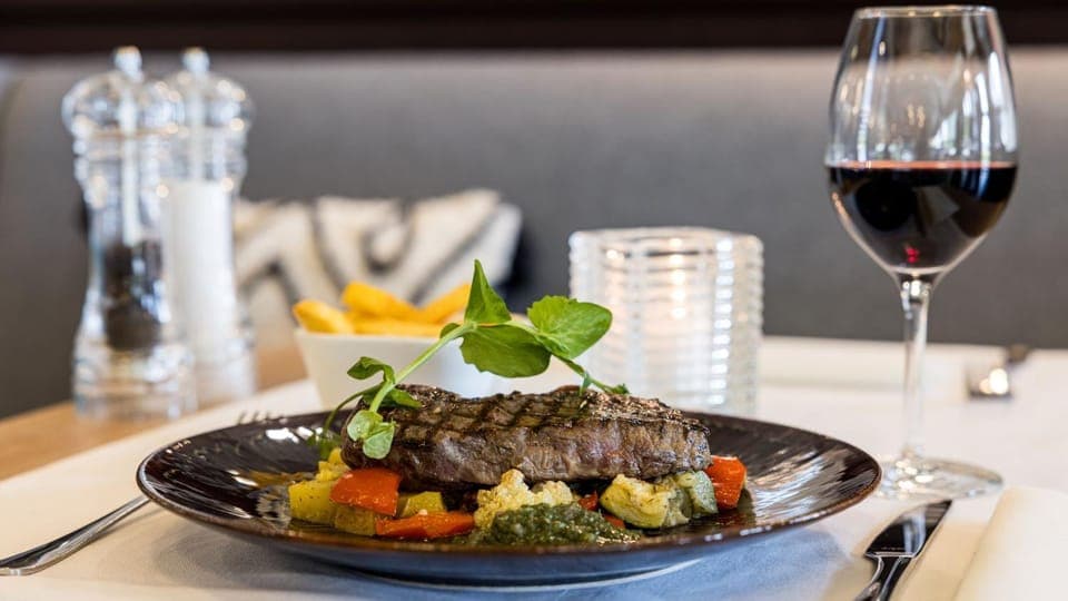 Restaurant/places to eat, Restaurant/places to eat