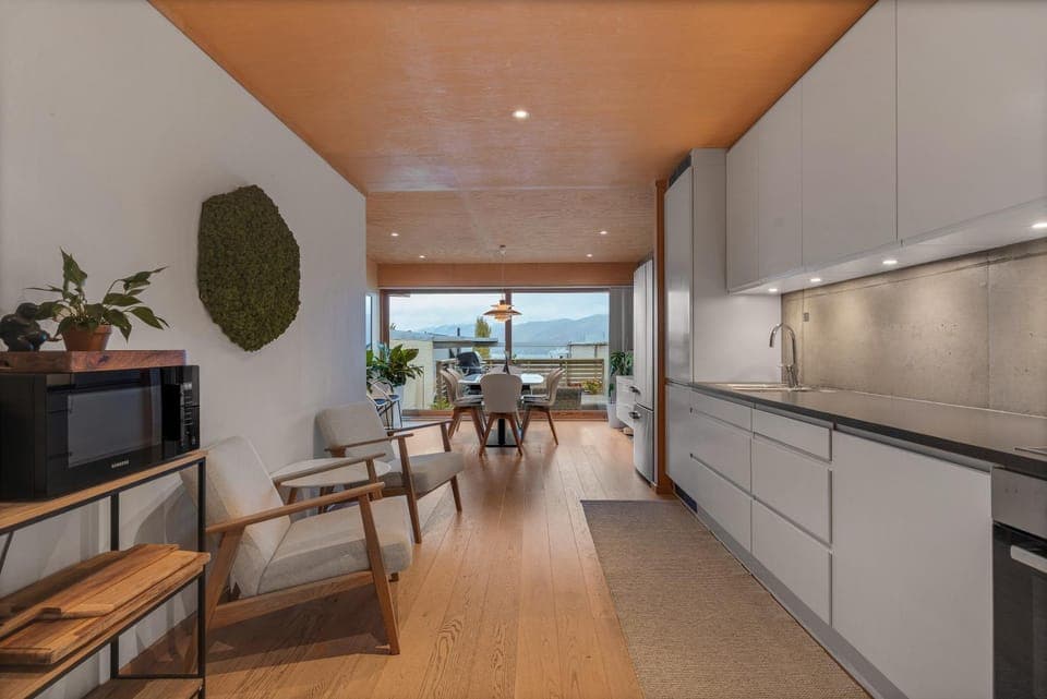 Natural landscape, TV and multimedia, Kitchen or kitchenette, Living room, Seating area, Dining area, Sea view