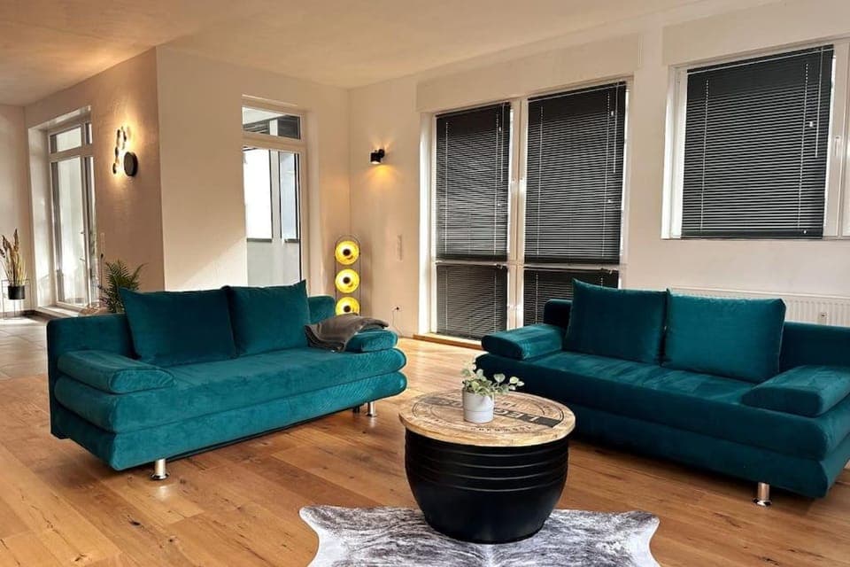 Living room, Seating area