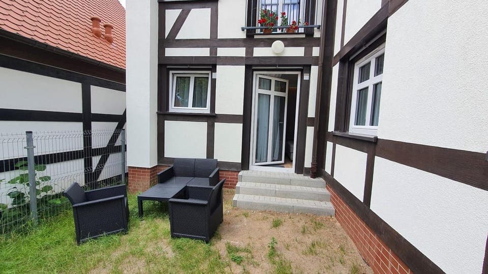 Property building, Day, Garden, Seating area, Garden view