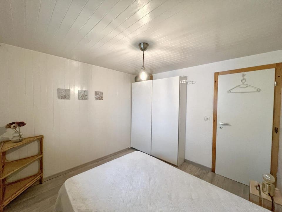 Bed, Photo of the whole room, Bedroom, wardrobe