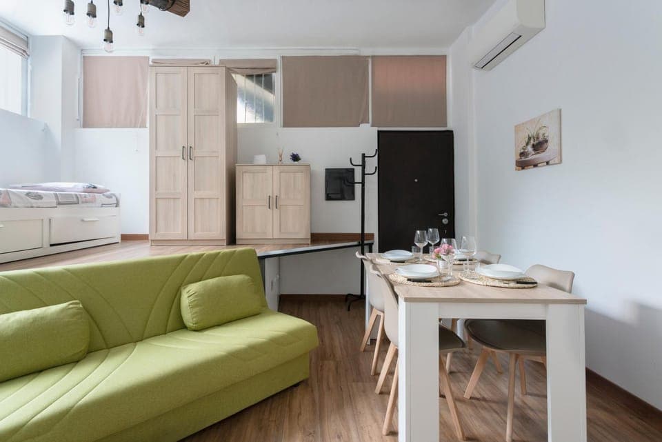 Living room, Seating area, Dining area