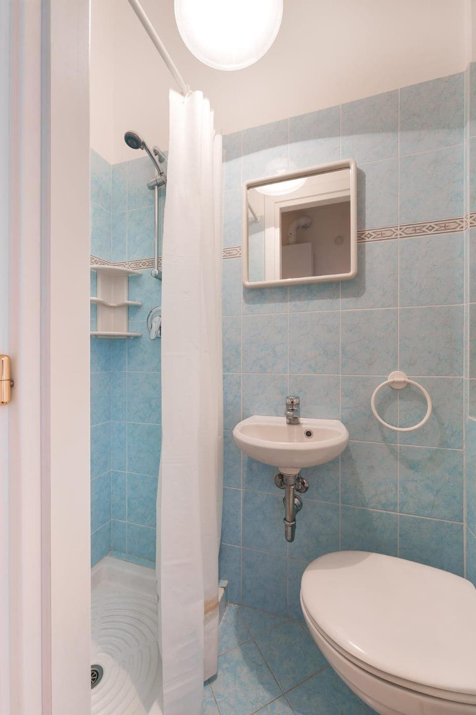 Shower, Toilet, Bathroom, Bath, towels