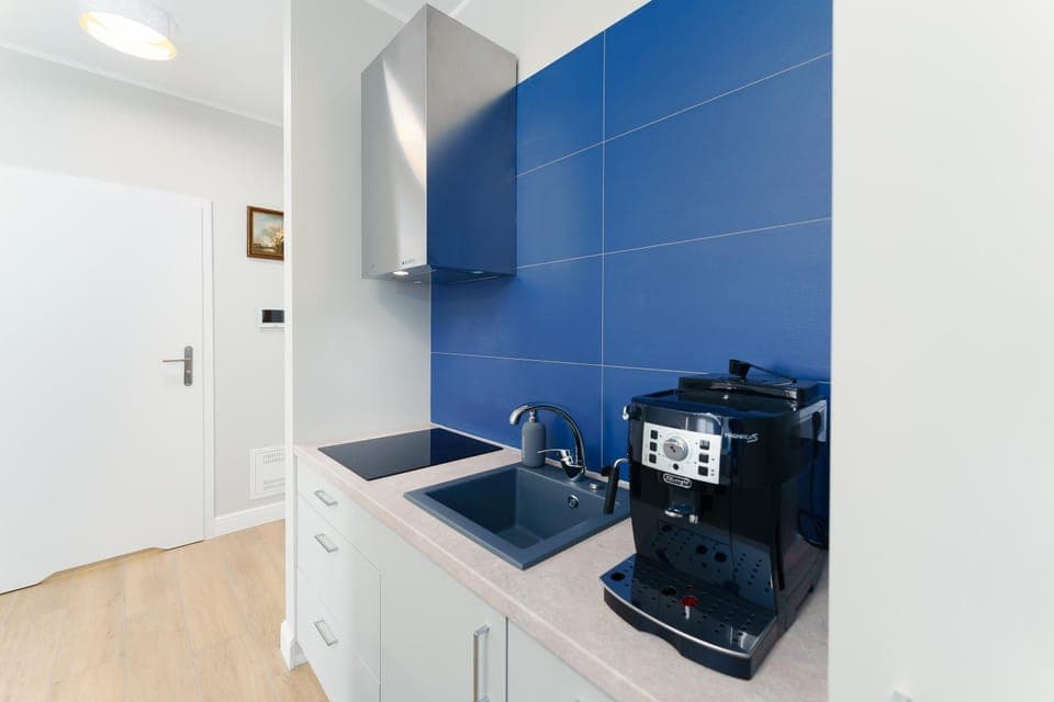 Coffee/tea facilities, stove