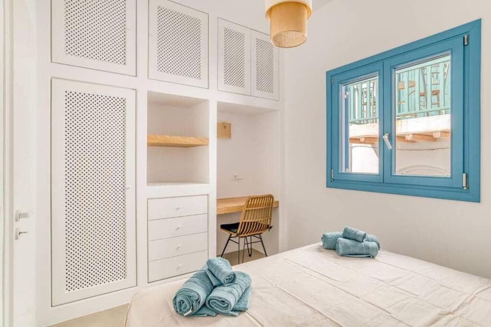 Bed, Photo of the whole room, Bedroom, towels, wardrobe