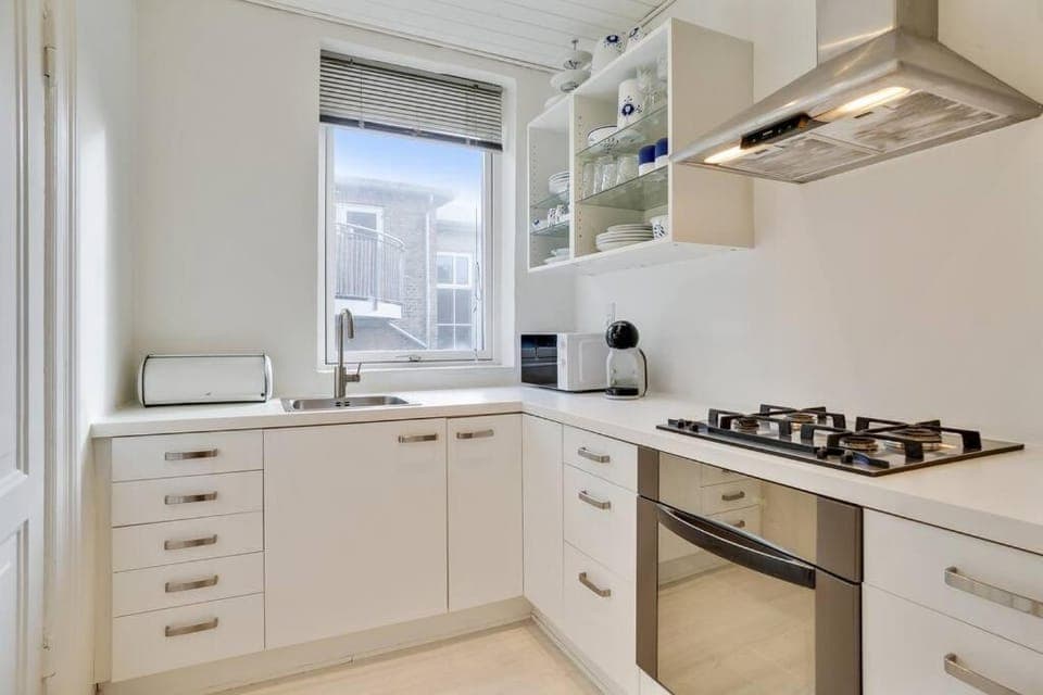 Kitchen or kitchenette, pet friendly, stove