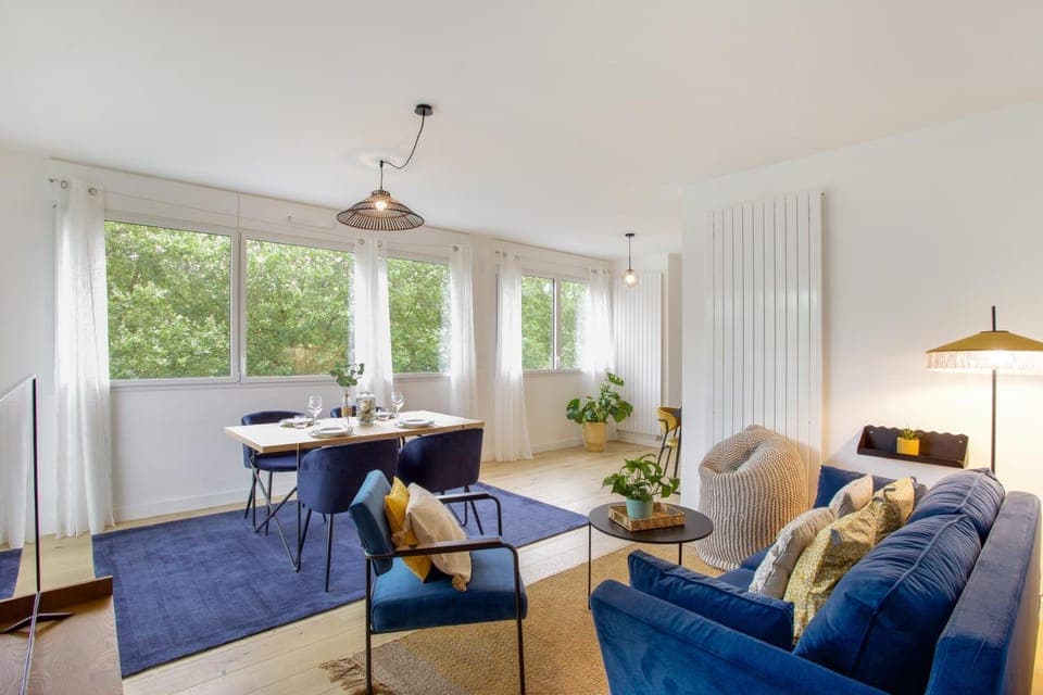 Living room, Seating area