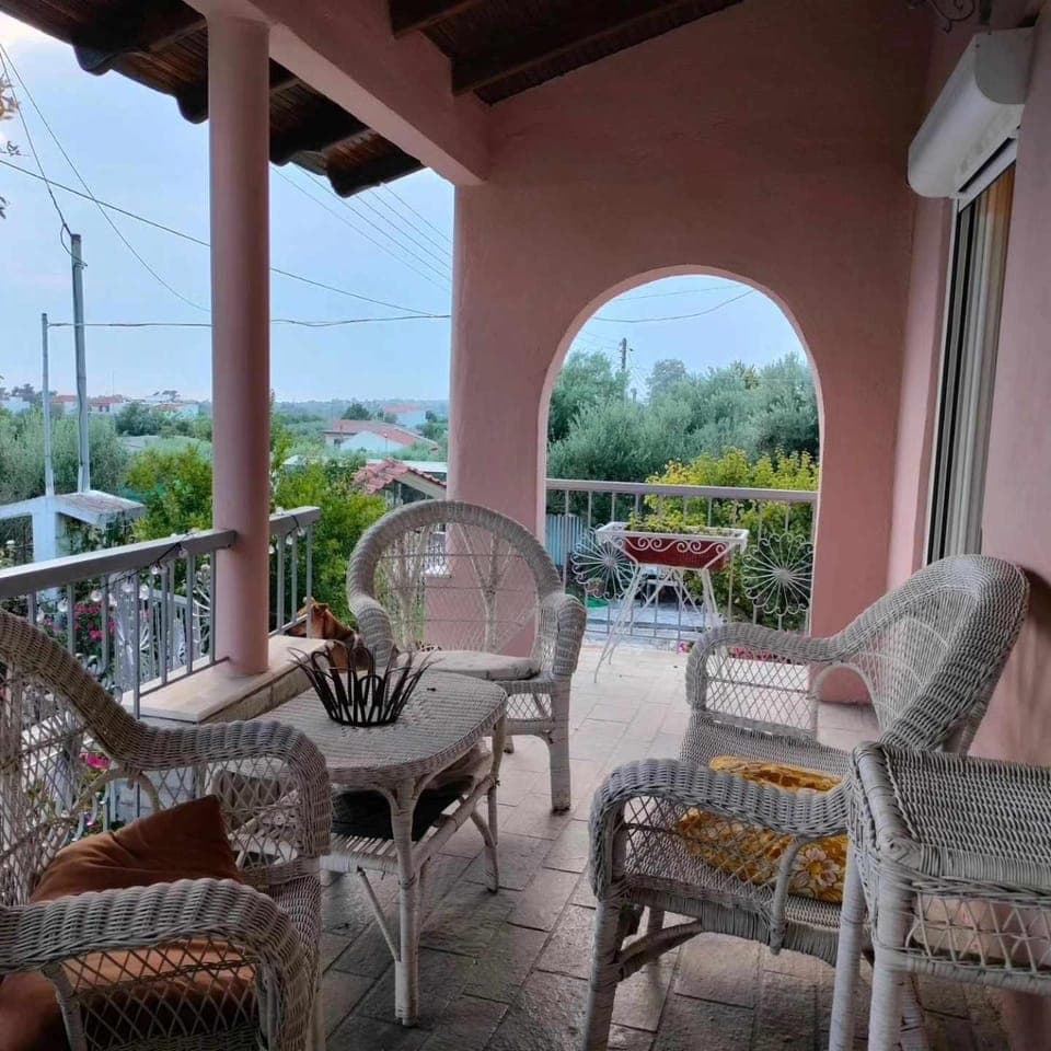 Property building, Patio, Day, View (from property/room), Balcony/Terrace, Living room, Seating area, Location