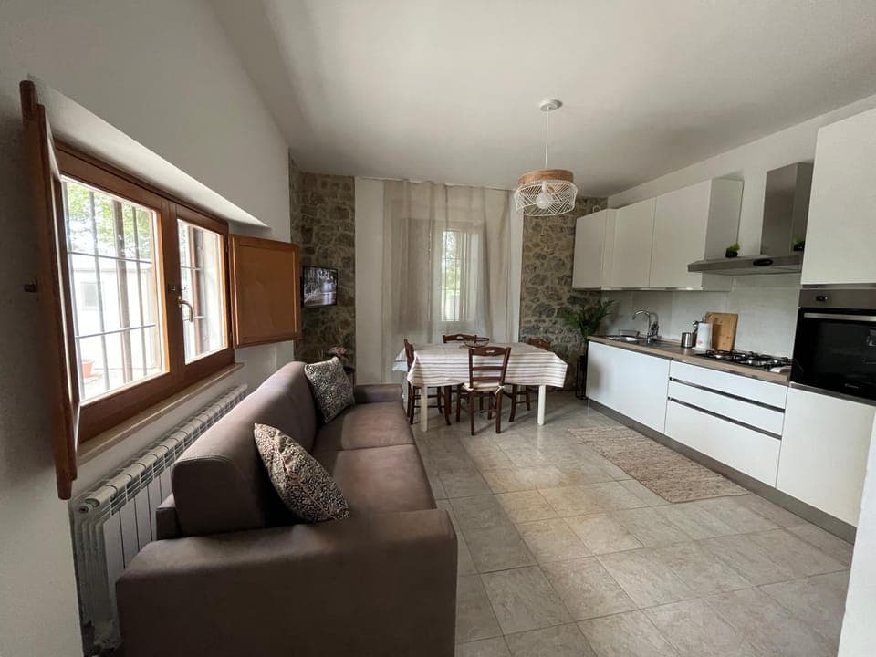 Kitchen or kitchenette, Living room