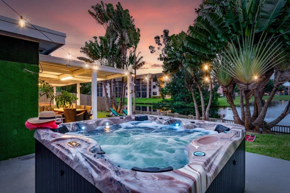 Hot Tub, Lake view