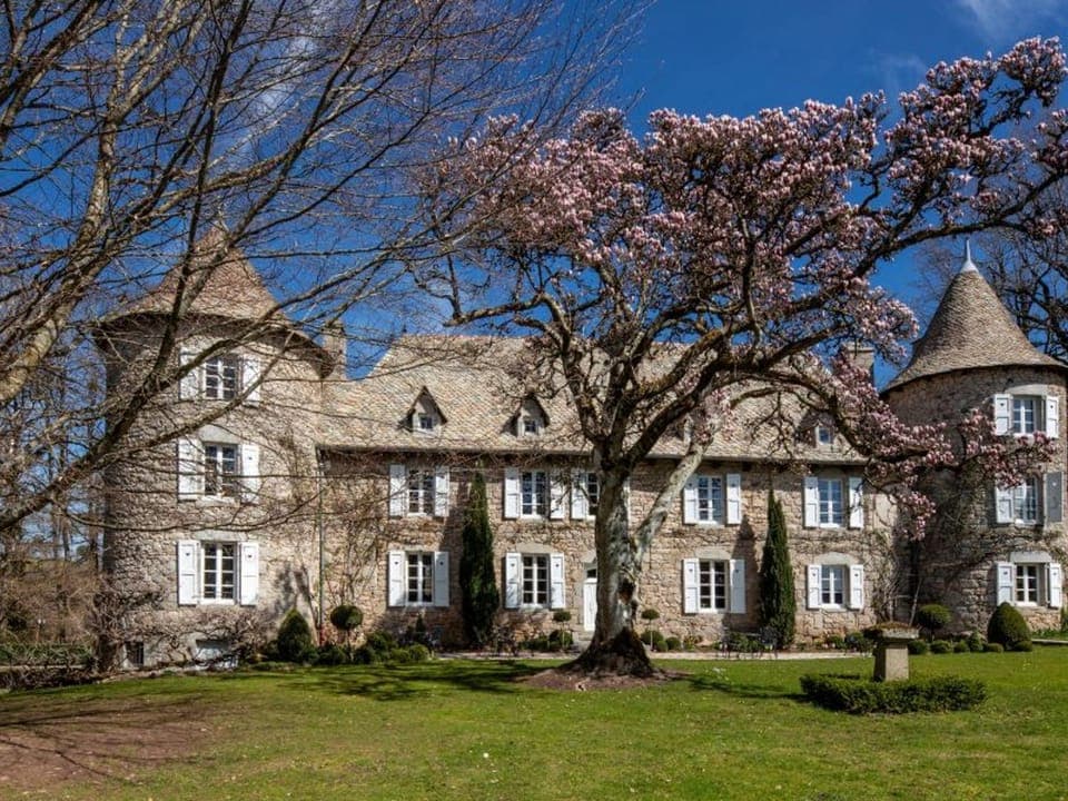 Property building, Spring, Garden