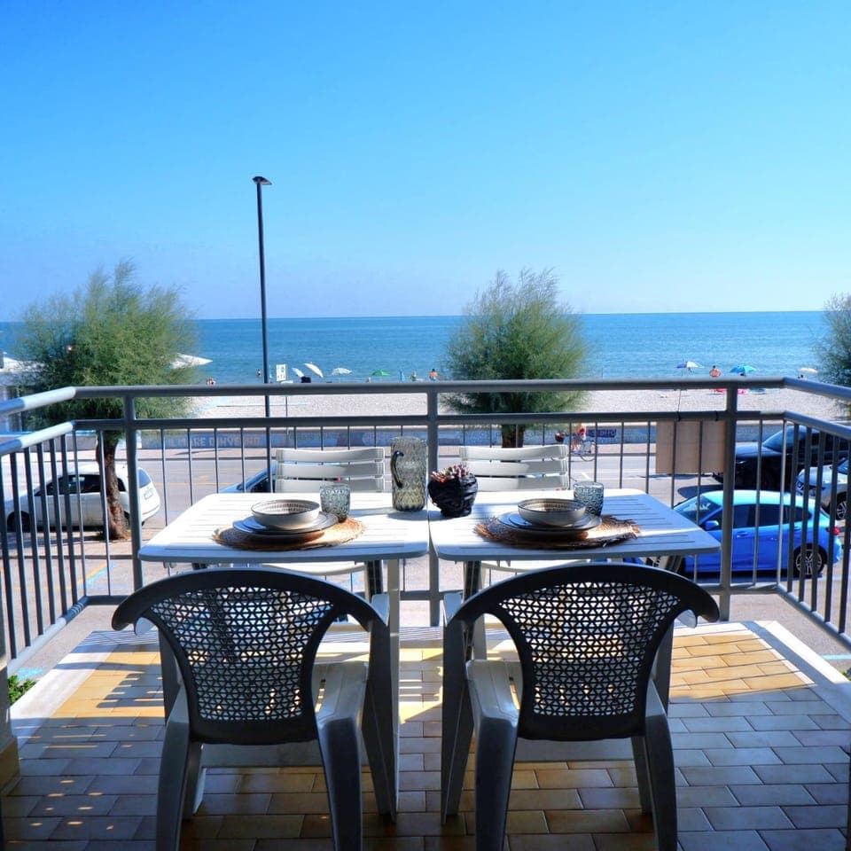 View (from property/room), Balcony/Terrace, Balcony/Terrace, Dining area, Beach, Landmark view, Sea view
