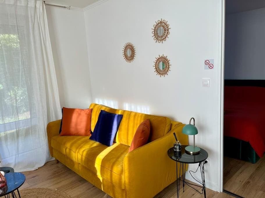 Living room, Seating area