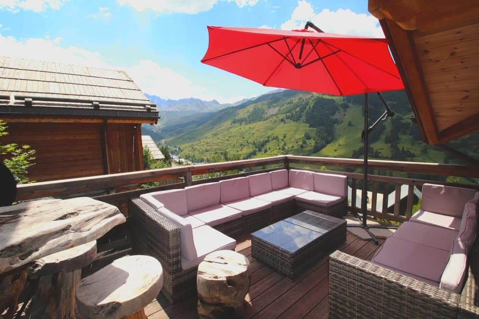 BBQ facilities, Balcony/Terrace, Mountain view