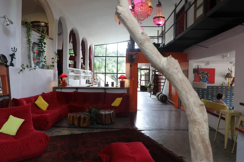 Living room, Seating area