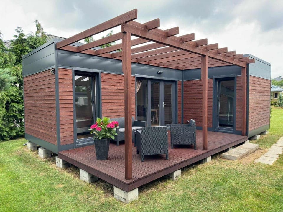 Property building, Patio, Garden, Garden, Balcony/Terrace, Garden view