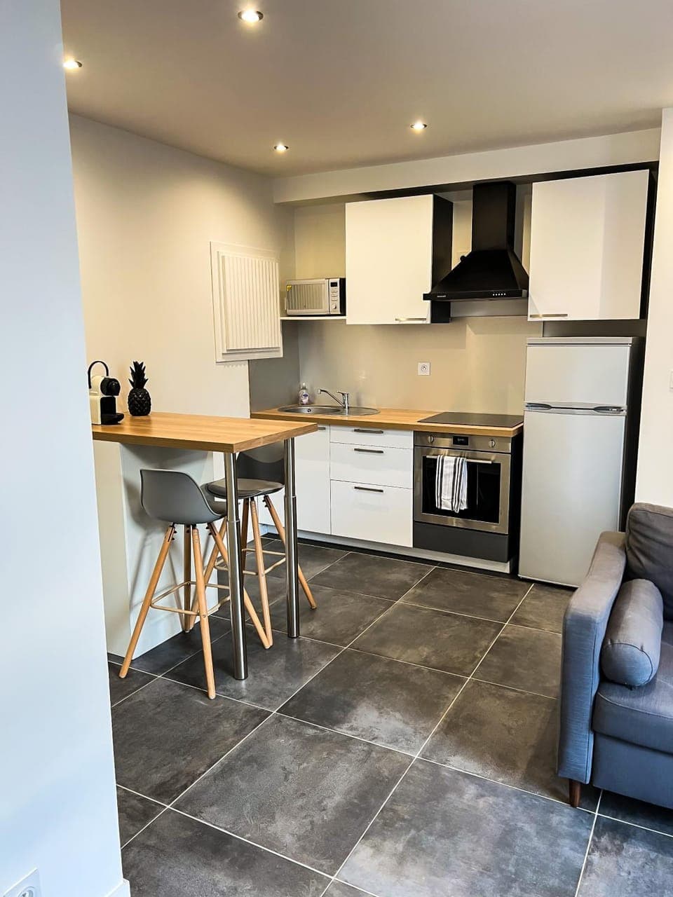 Kitchen or kitchenette