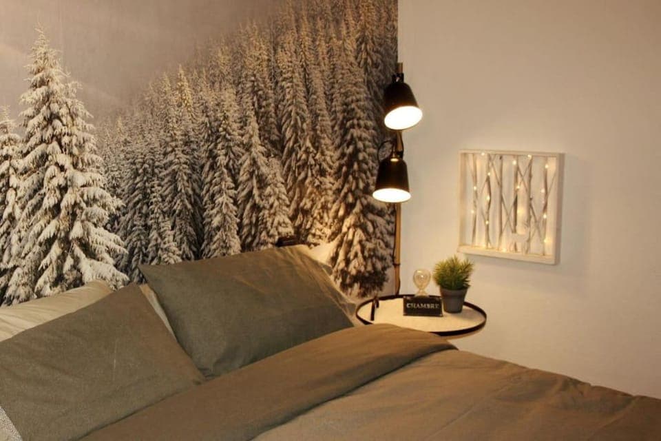 Bed, Photo of the whole room, Bedroom