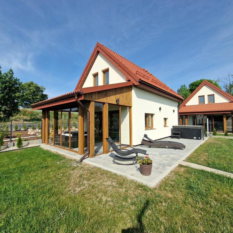 Property building, Natural landscape, Garden, Garden view, sunbed