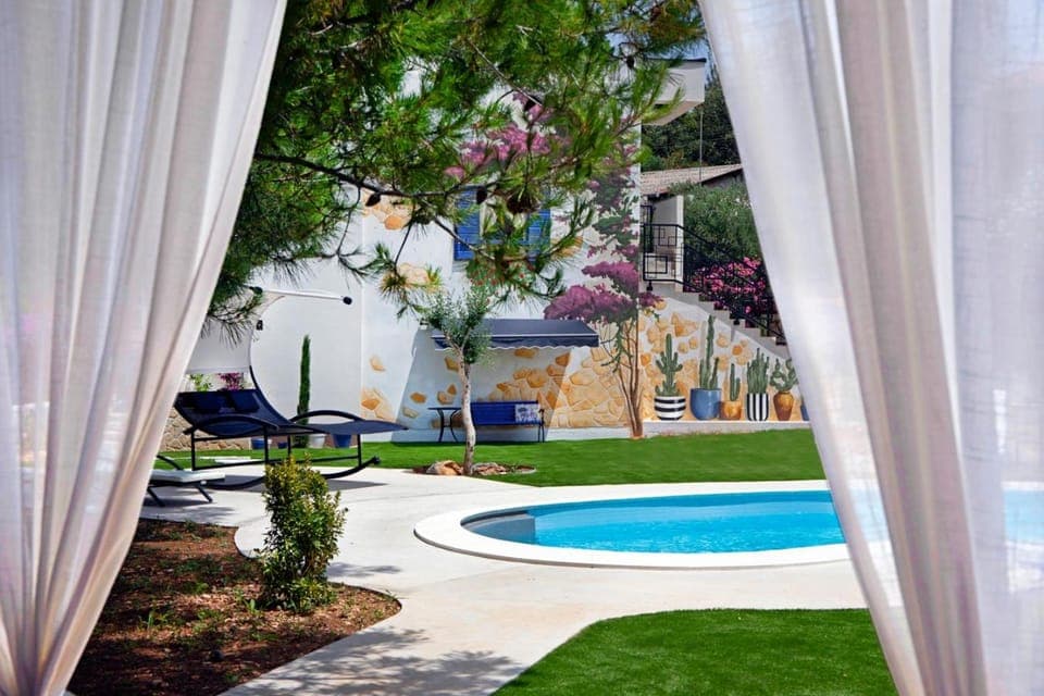 Summer, Garden, Decorative detail, Garden view, Pool view, Swimming pool