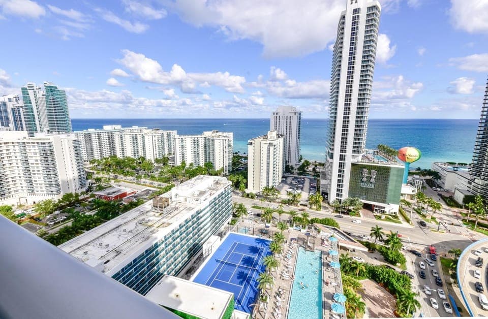 Property building, Day, City view, Pool view, Swimming pool