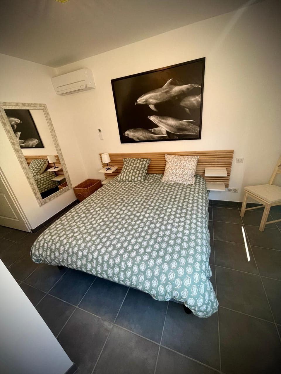 Photo of the whole room