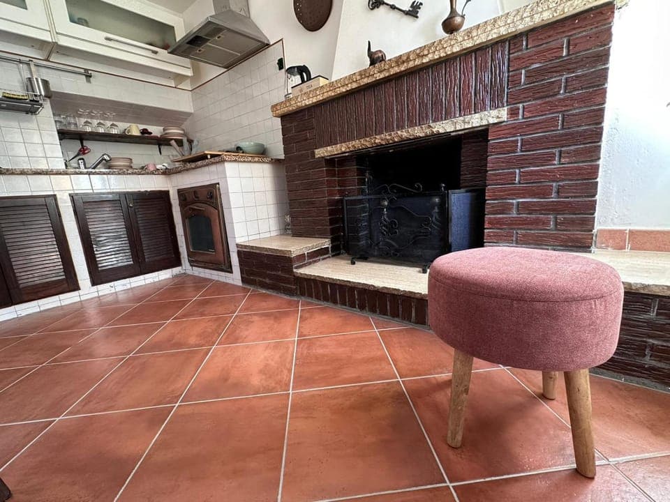 Kitchen or kitchenette, Living room, flat iron, kitchen, kitchen