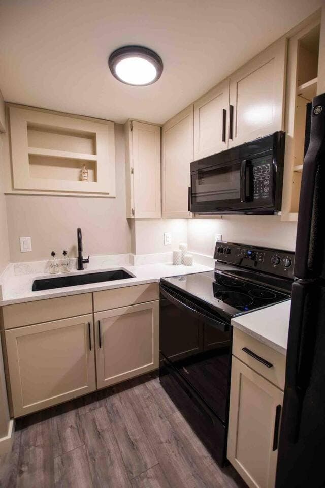 Modern Studio Basement with Private Entrance Apartment in Centennial