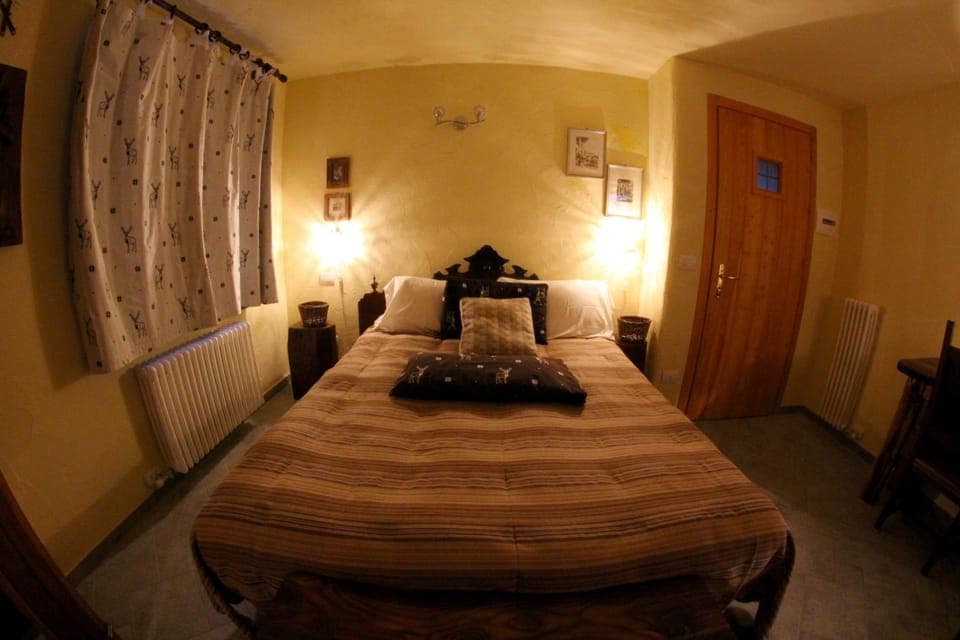 Bed, Photo of the whole room