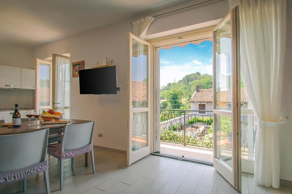 Communal lounge/ TV room, Day, View (from property/room), Balcony/Terrace, Kitchen or kitchenette, Living room, Dining area, kitchen