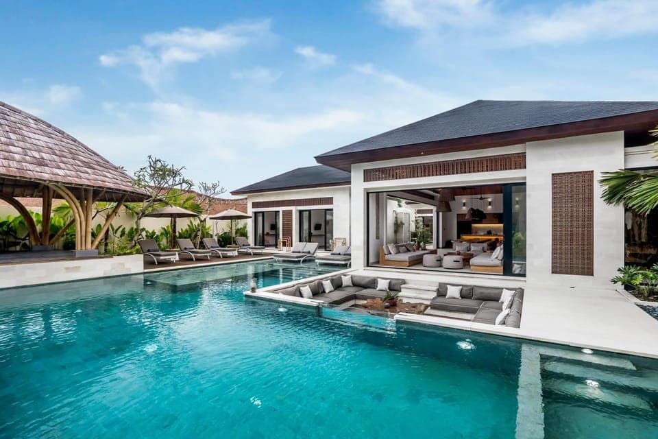 Property building, Seating area, Pool view, Swimming pool, sunbed