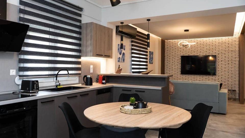 TV and multimedia, Kitchen or kitchenette, Living room, Seating area, Dining area, minibar, pet friendly