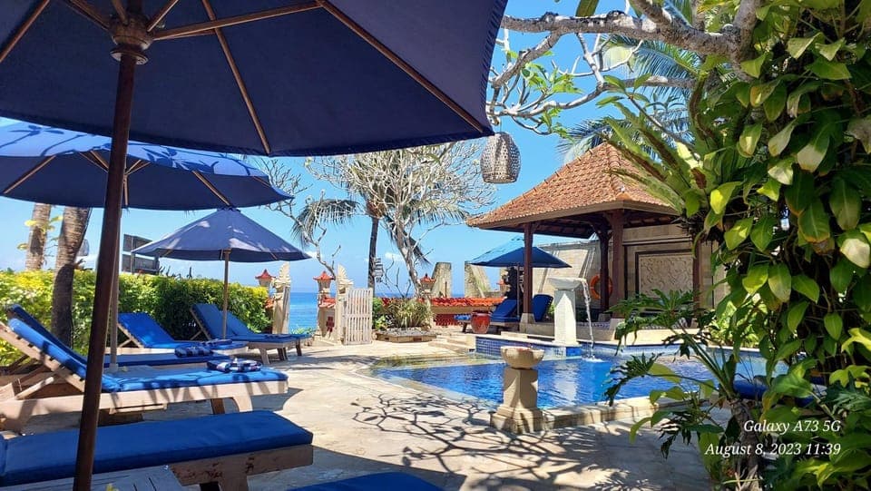 Property building, Garden, Pool view, Sea view, Swimming pool, sunbed