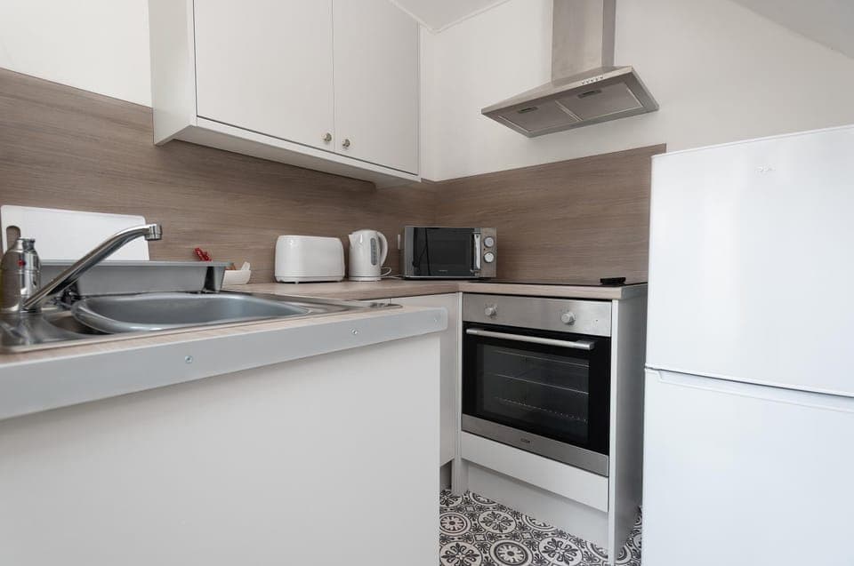 Kitchen or kitchenette, kitchen, kitchen