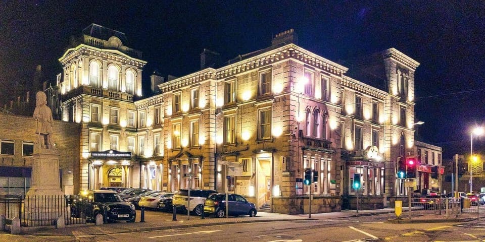Property building, Night