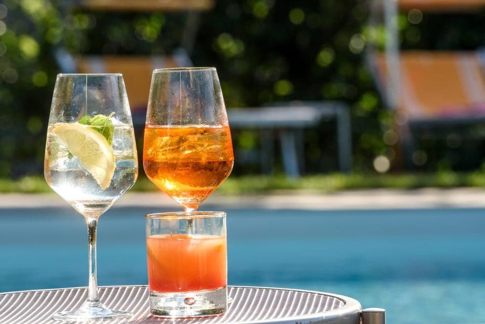 Garden, Lounge or bar, Swimming pool, Alcoholic drinks