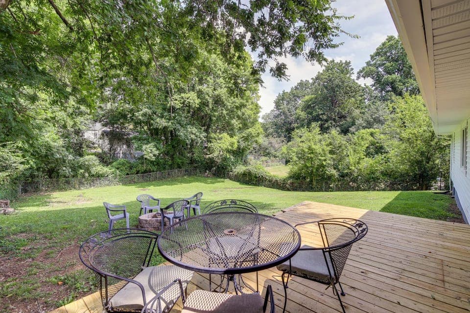 Pet-Friendly Knoxville Home w/ Fenced Yard! House in Knoxville