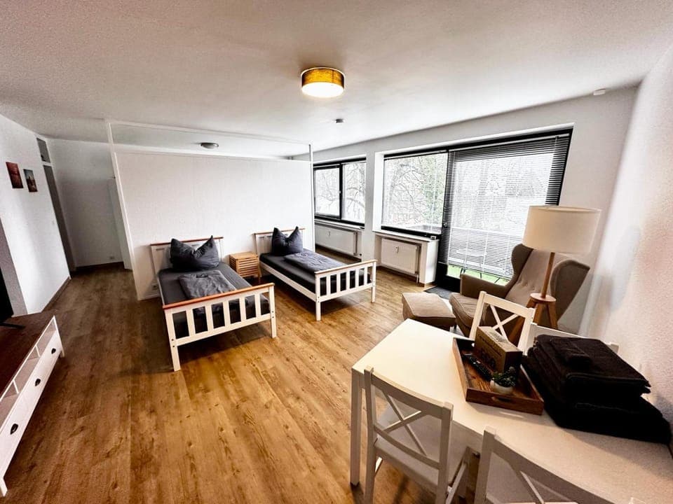 Bed, Living room, Photo of the whole room, Seating area, Dining area, Bedroom