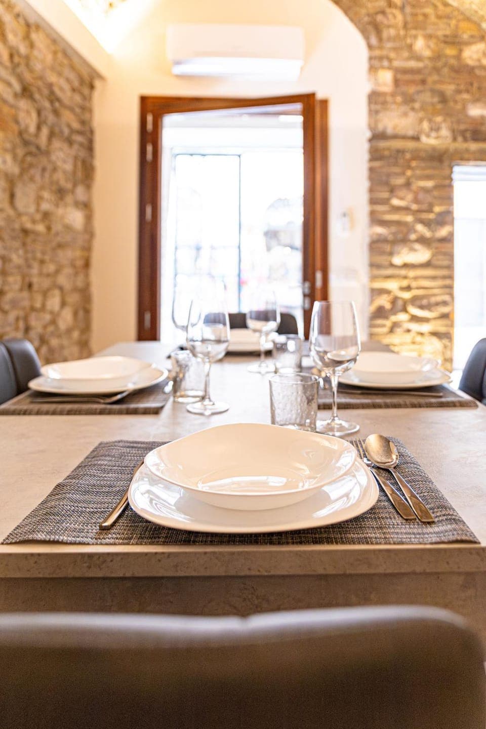 Living room, Dining area, air conditioner