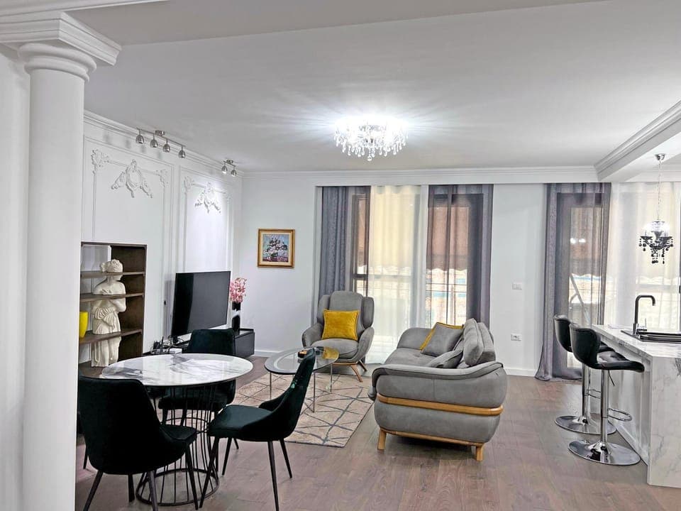 TV and multimedia, Living room, Seating area, hair dresser