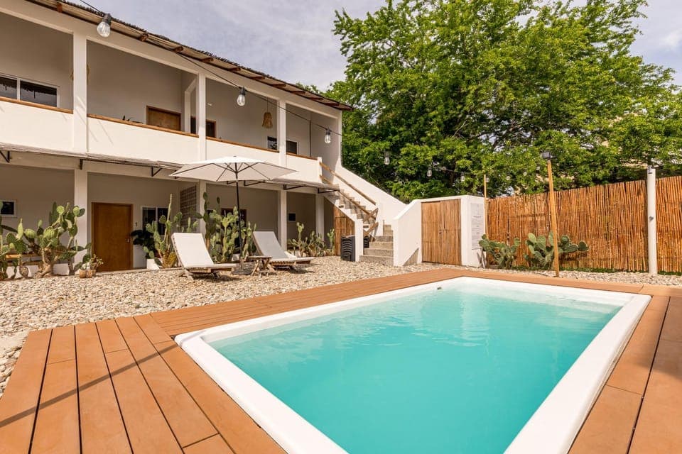 Property building, Garden, Garden view, Pool view, Swimming pool
