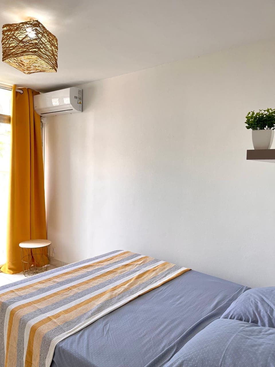 L'ESCALE, Chambre dans appartement partagé, bedroom in shared appartment Vacation rental in Les Abymes