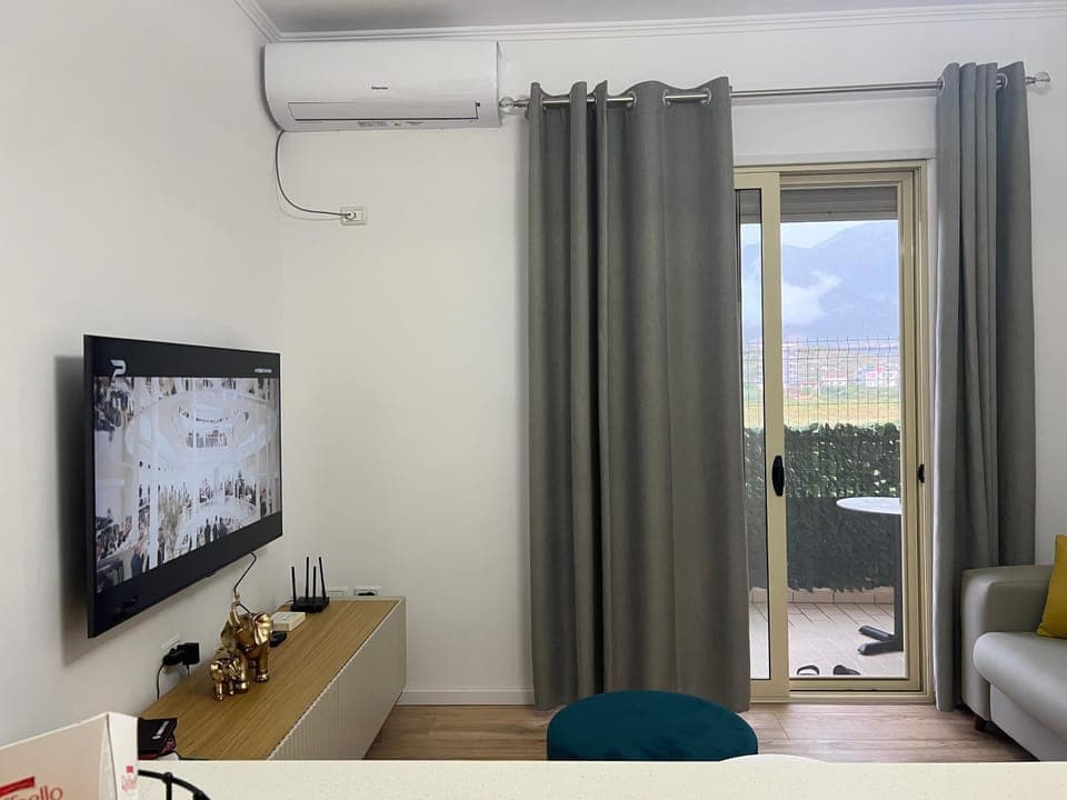 TV and multimedia, Living room, Evening entertainment, hair dresser, air conditioner