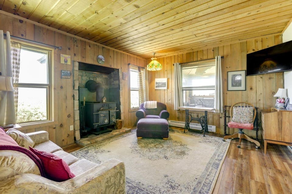 Scenic Mount Sopris View: Historic Alpine Cabin! Cabin in Colorado