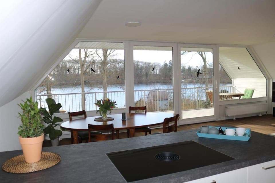 Kitchen or kitchenette, Dining area, Lake view