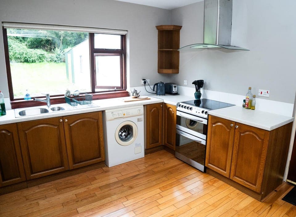 Kitchen or kitchenette, minibar, pet friendly, stove, toaster, kitchen