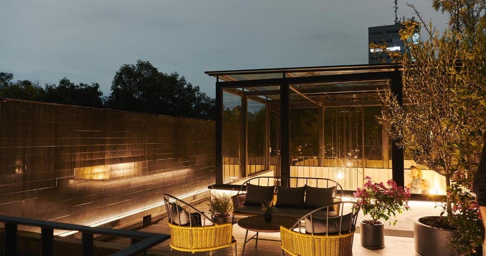 View (from property/room), Balcony/Terrace, Living room, Seating area