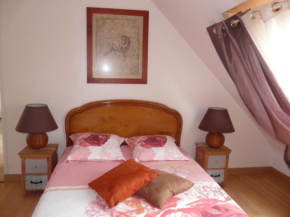 Bed, Photo of the whole room