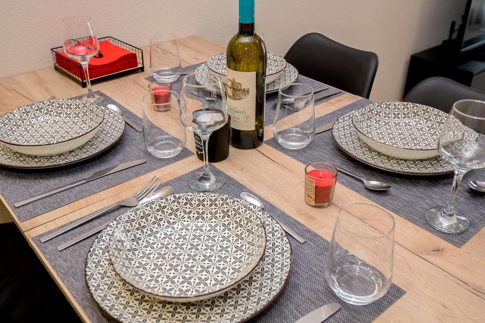 Food and drinks, Dining area, Food, Drinks