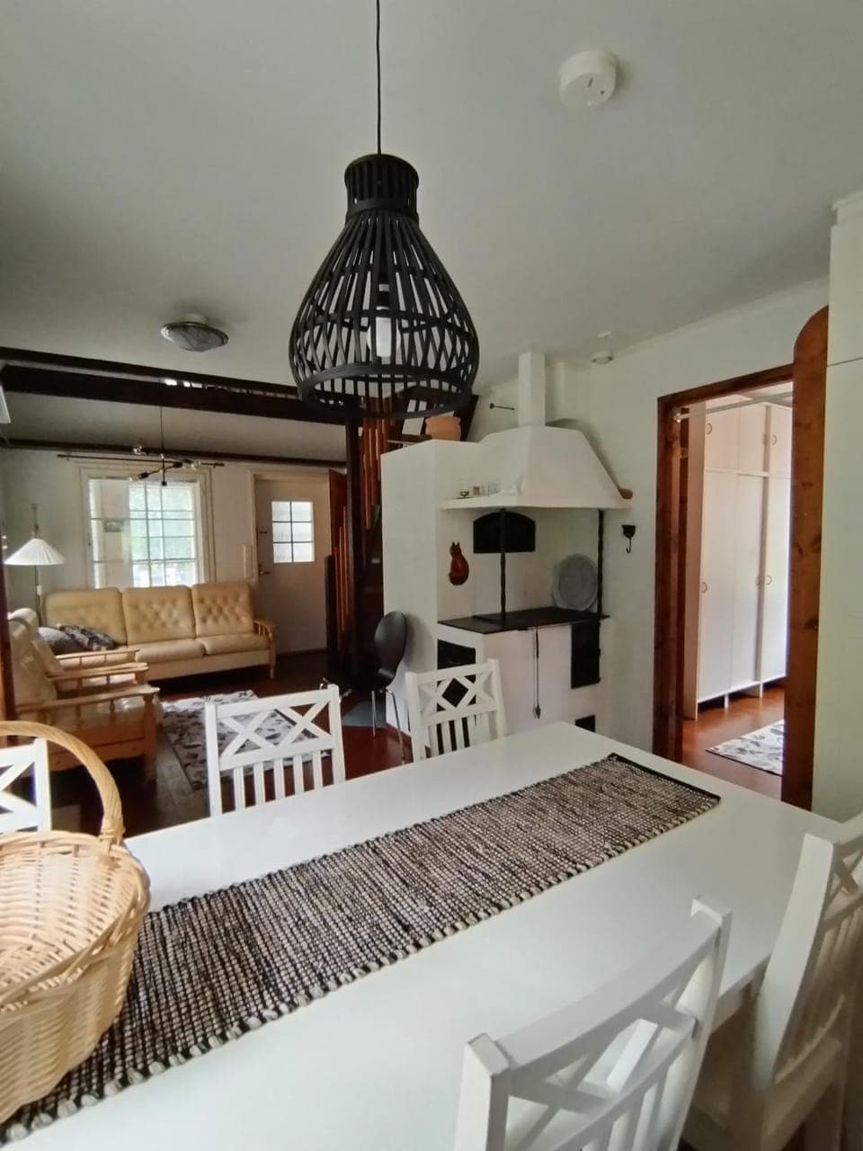 Seating area, Dining area